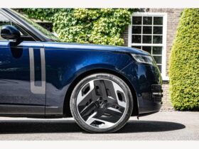 Range Rover P440E Kahn Racing Green Fintail Hybrid