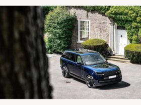 Range Rover P440E Kahn Racing Green Fintail Hybrid