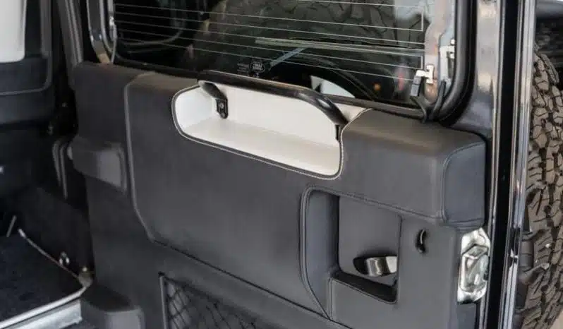 
								OverFinch Anniversary 1 of 5 – Land Rover Defender 90 TD XS Station Wagon full									