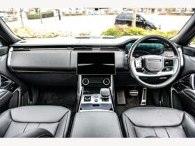 Range Rover P530 4.4 V8 Kahn Racing Green LWB