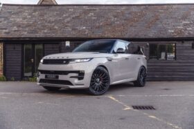 Revere Range Rover Sport 3.0 D300 Dynamic SE