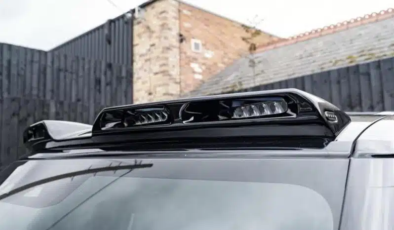 
								Urban Land Rover Defender 110 X-Dynamic SE 3.0 full									