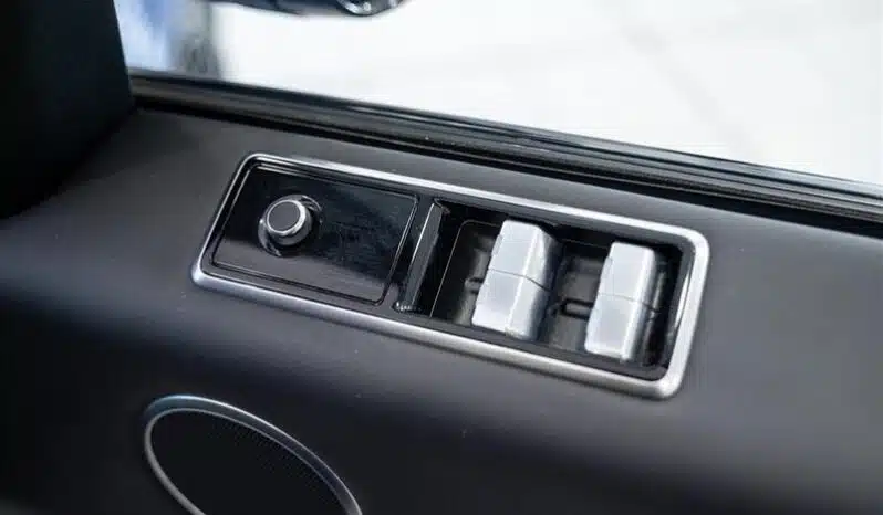 
								Urban Range Rover Sport SVR 5.0 full									