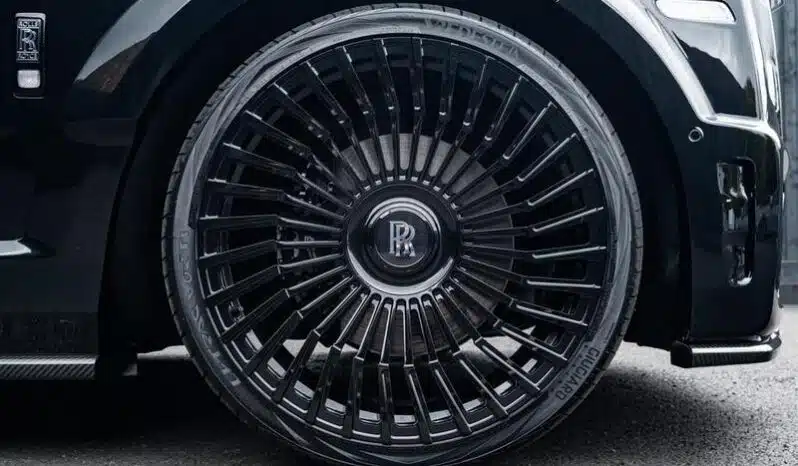 
								Urban Rolls Royce Cullinan 6.75 V12 full									