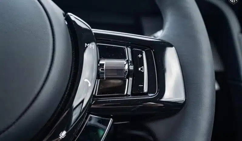 
								Urban Rolls Royce Cullinan 6.75 V12 full									