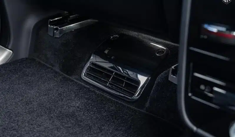 
								Urban Rolls Royce Cullinan 6.75 V12 full									