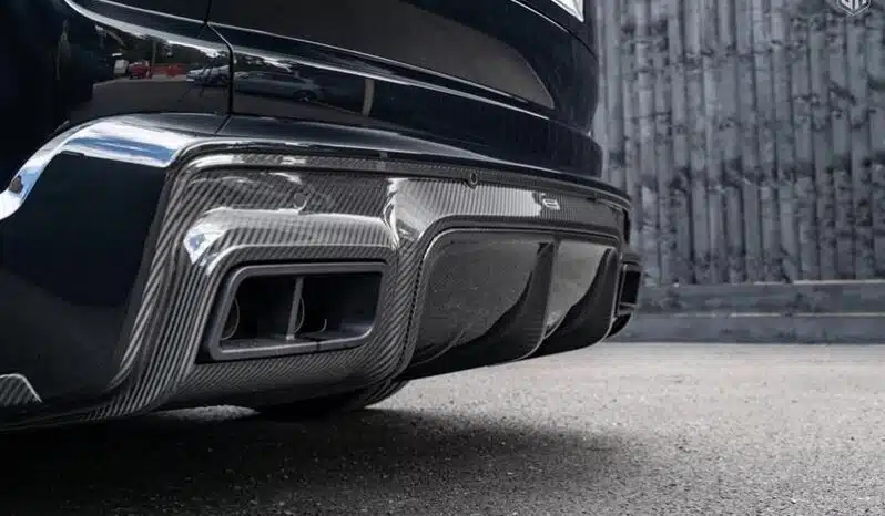 
								Urban Rolls Royce Cullinan 6.75 V12 full									