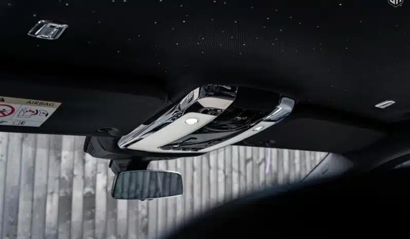 
								Urban Rolls Royce Cullinan 6.75 V12 full									