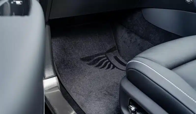 
								Urban Rolls Royce Cullinan 6.75 V12 full									