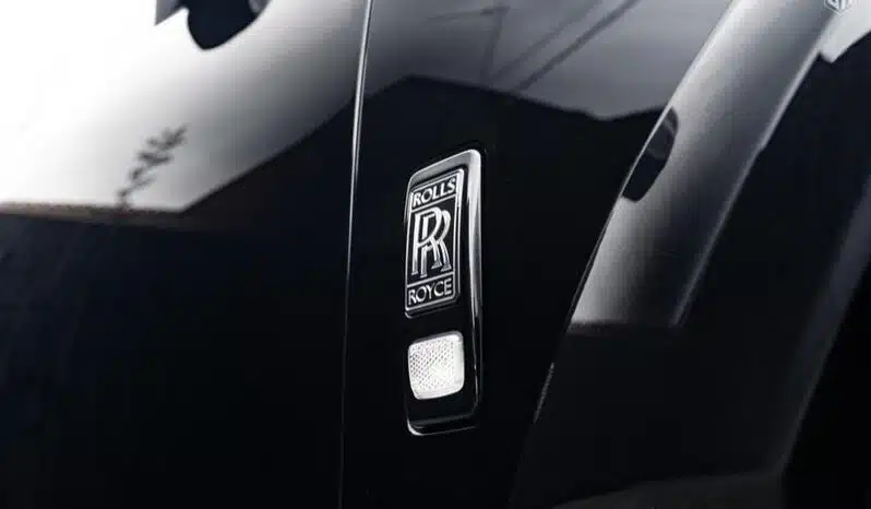 
								Urban Rolls Royce Cullinan 6.75 V12 full									
