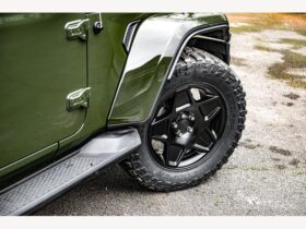 Jeep Gladiator Overland CJ400