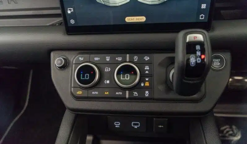 
								Overfinch Land Rover Defender 110 P525 5.0 V8 full									