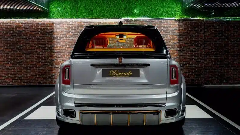 
								Rolls Royce Cullinan Black Badge Novitec full									