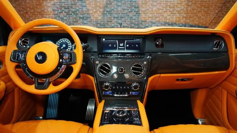 
								Rolls Royce Cullinan Black Badge Novitec full									