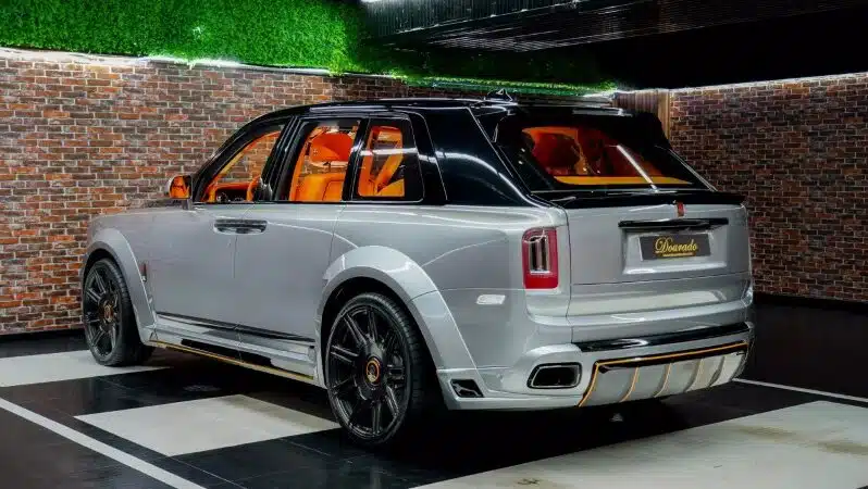 
								Rolls Royce Cullinan Black Badge Novitec full									