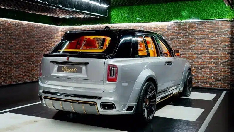 
								Rolls Royce Cullinan Black Badge Novitec full									