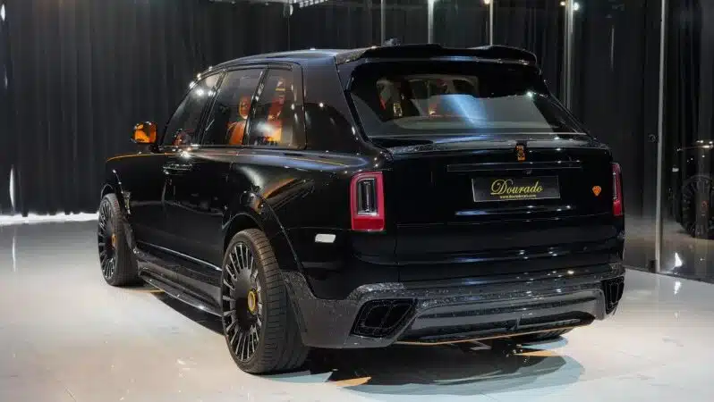 
								Rolls Royce Cullinan Onyx Concept full									