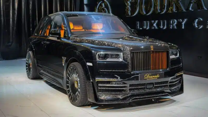 
								Rolls Royce Cullinan Onyx Concept full									