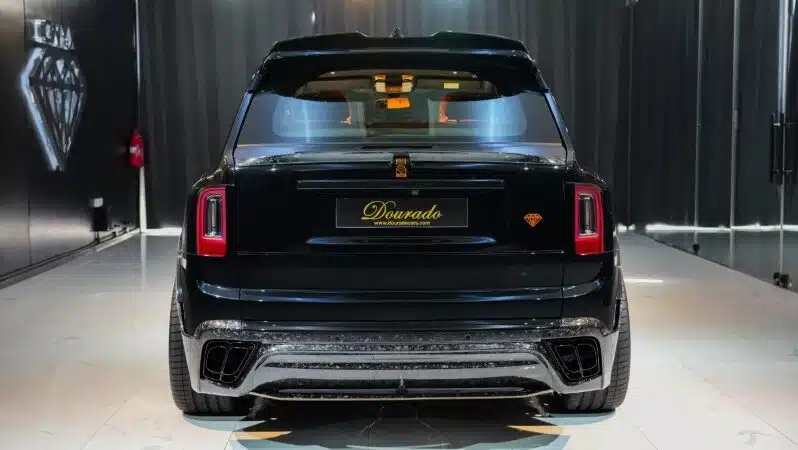 
								Rolls Royce Cullinan Onyx Concept full									