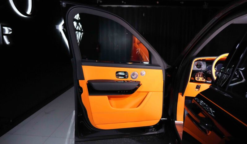 
								Rolls Royce Cullinan Onyx Concept full									
