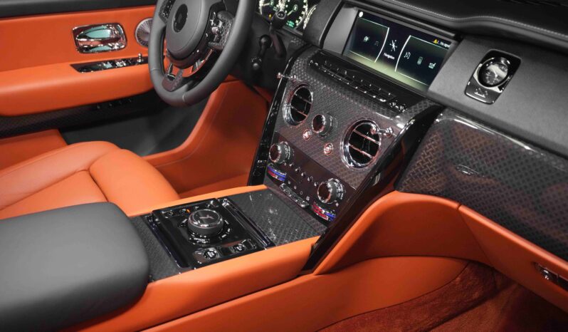 
								Rolls Royce Cullinan Black Badge Onyx Concept full									