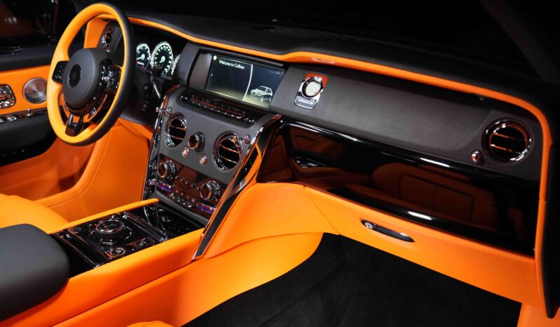 
								Rolls Royce Cullinan Onyx Concept full									