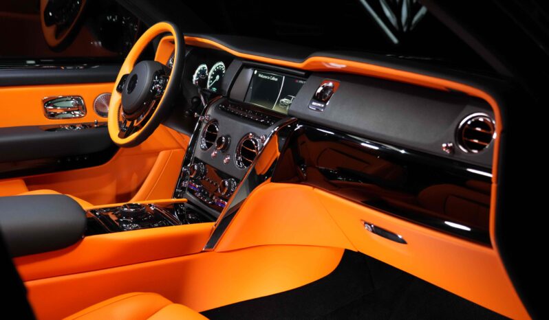 
								Rolls Royce Cullinan Onyx Concept full									