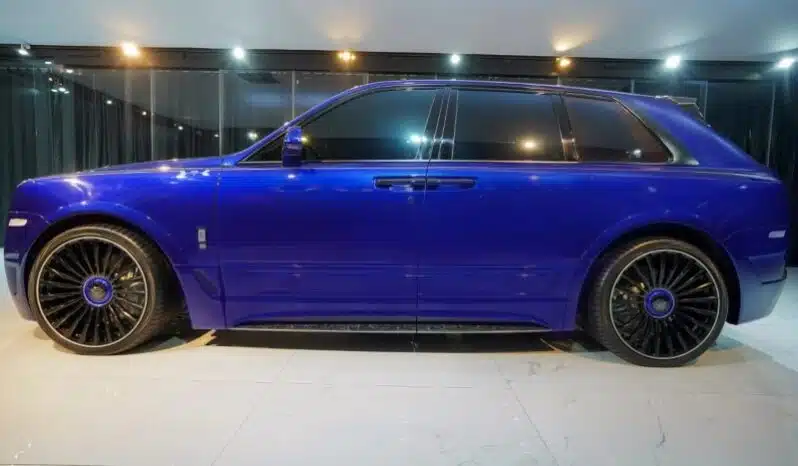 
								Rolls Royce Cullinan Onyx Concept full									