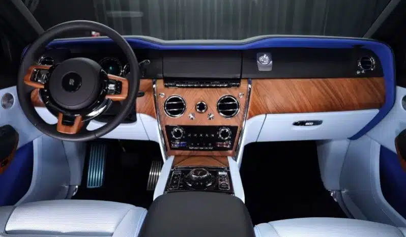 
								Rolls Royce Cullinan Onyx Concept full									