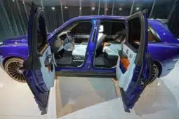 
										Rolls Royce Cullinan Onyx Concept full									