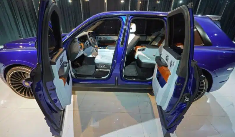 
								Rolls Royce Cullinan Onyx Concept full									