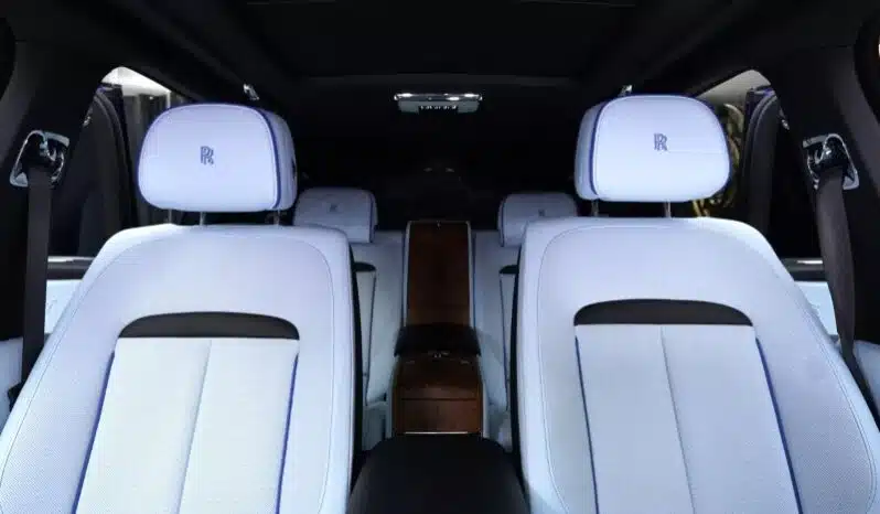 
								Rolls Royce Cullinan Onyx Concept full									